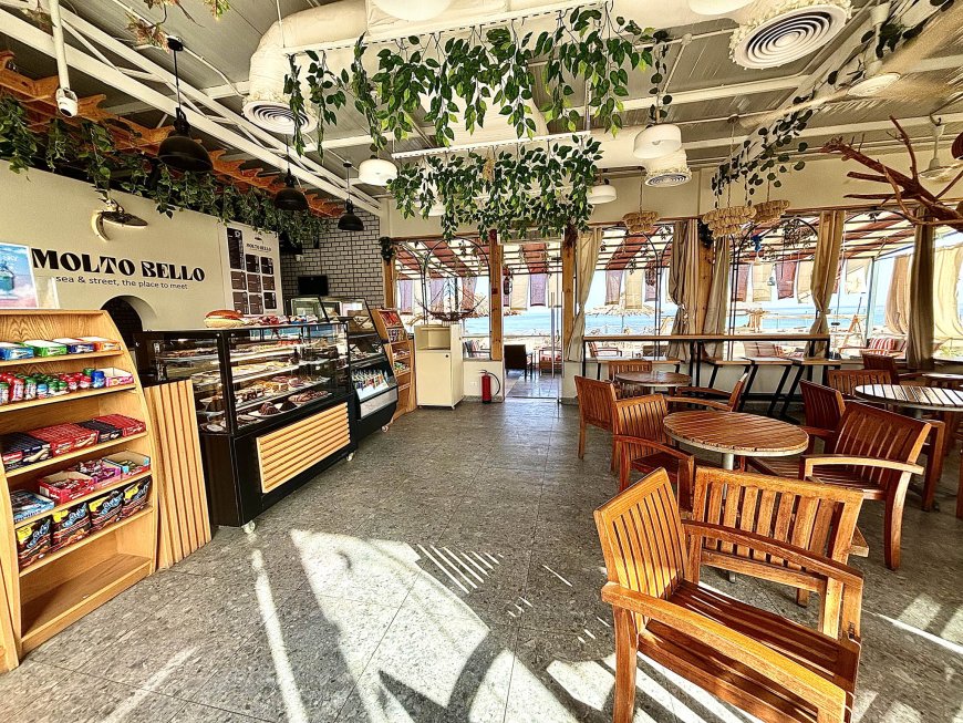 MoltoBello Lounge & Cafe: Il Locale a Sharm  Aperto 24h vicino al Farsha dove puoi gustare i famosi Smash Burger!